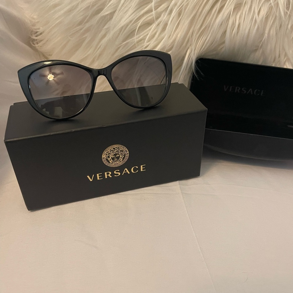 Versace Elegant Black Sunglasses - Picture 3 of 3